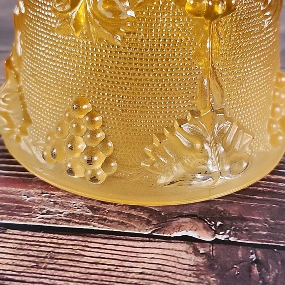 Vintage footed candy dish with lid - Picture 13 of 16